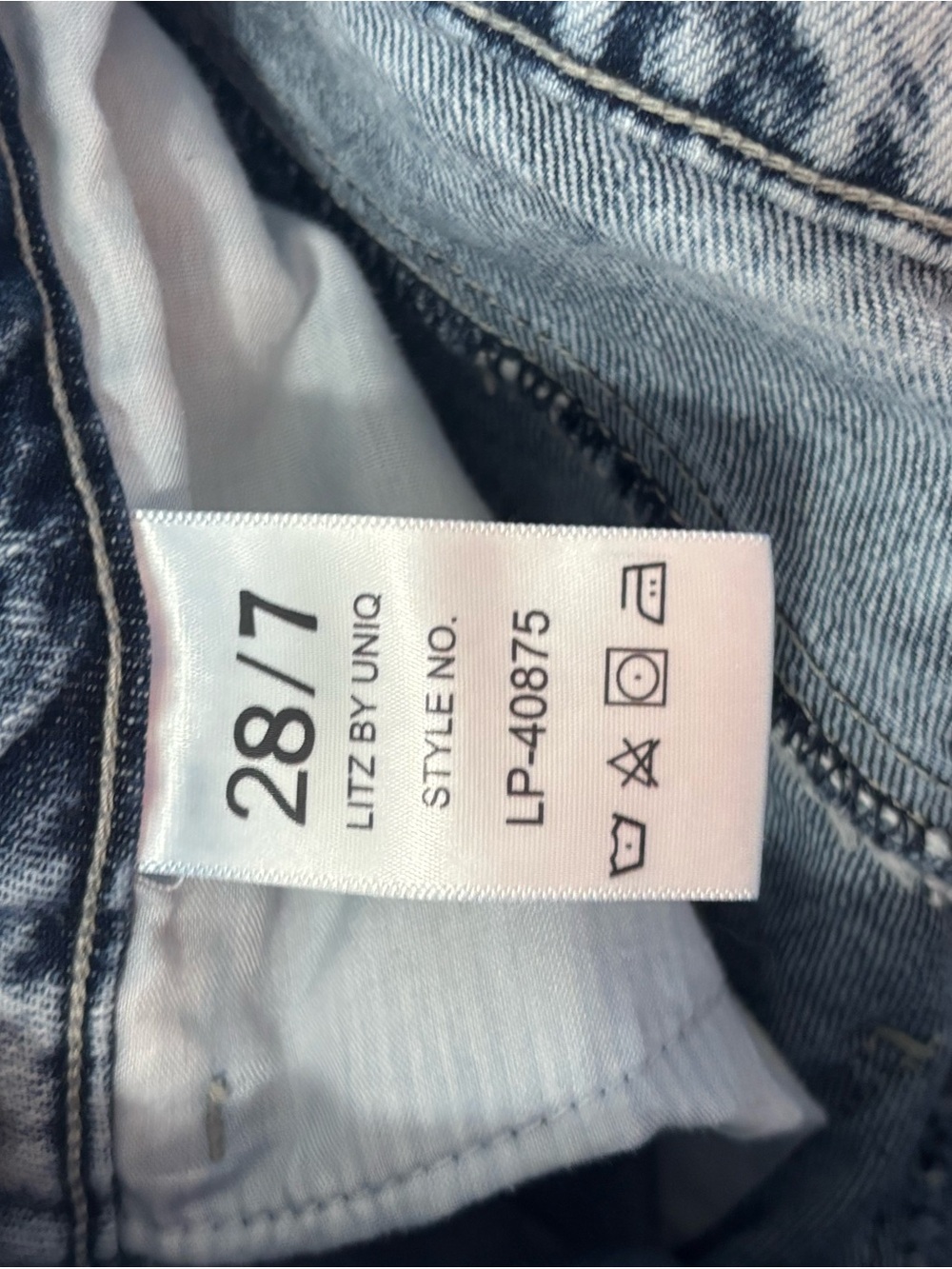 Light Wash Distressed Ripped Jeans - Light Blue - Picture 4 of 4